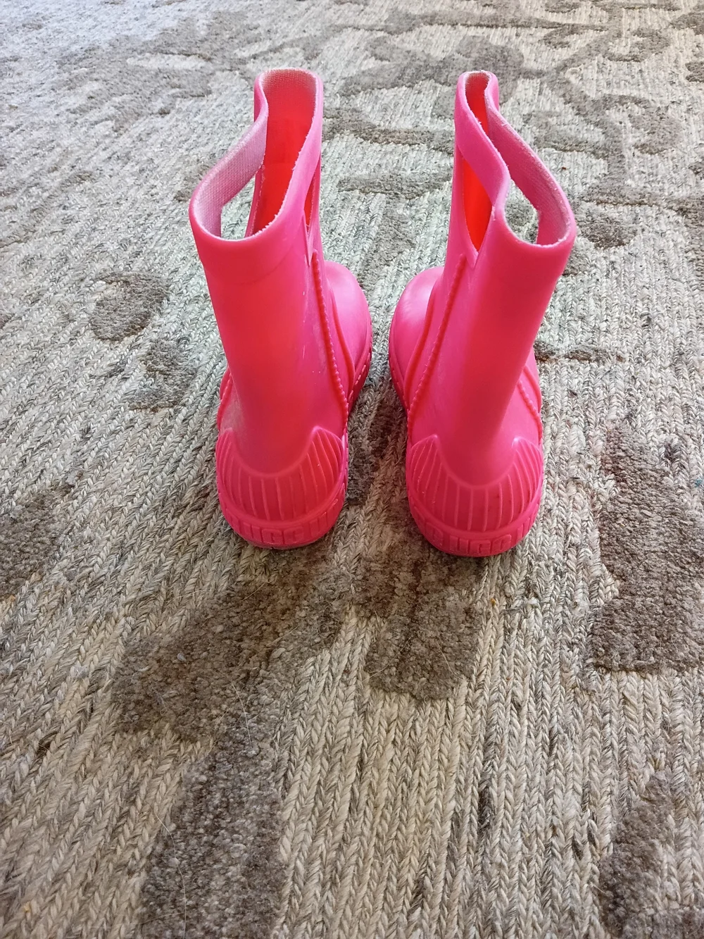 UGG Drizlita Girls Vibrant Hot Pink Waterproof Rain Boots (Neon Pink, Size 11)